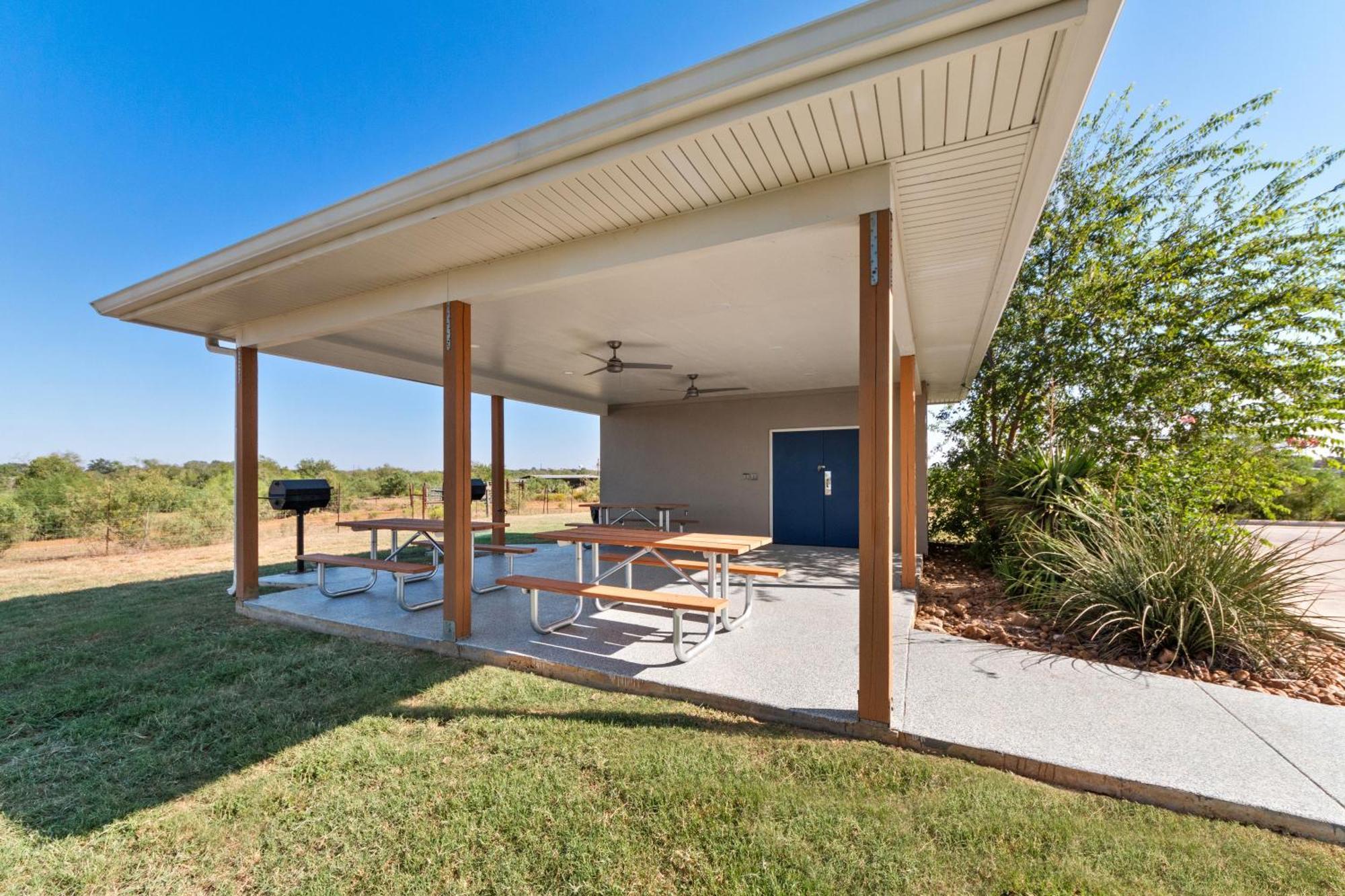 Risewell Kitchen Suites Pleasanton Εξωτερικό φωτογραφία